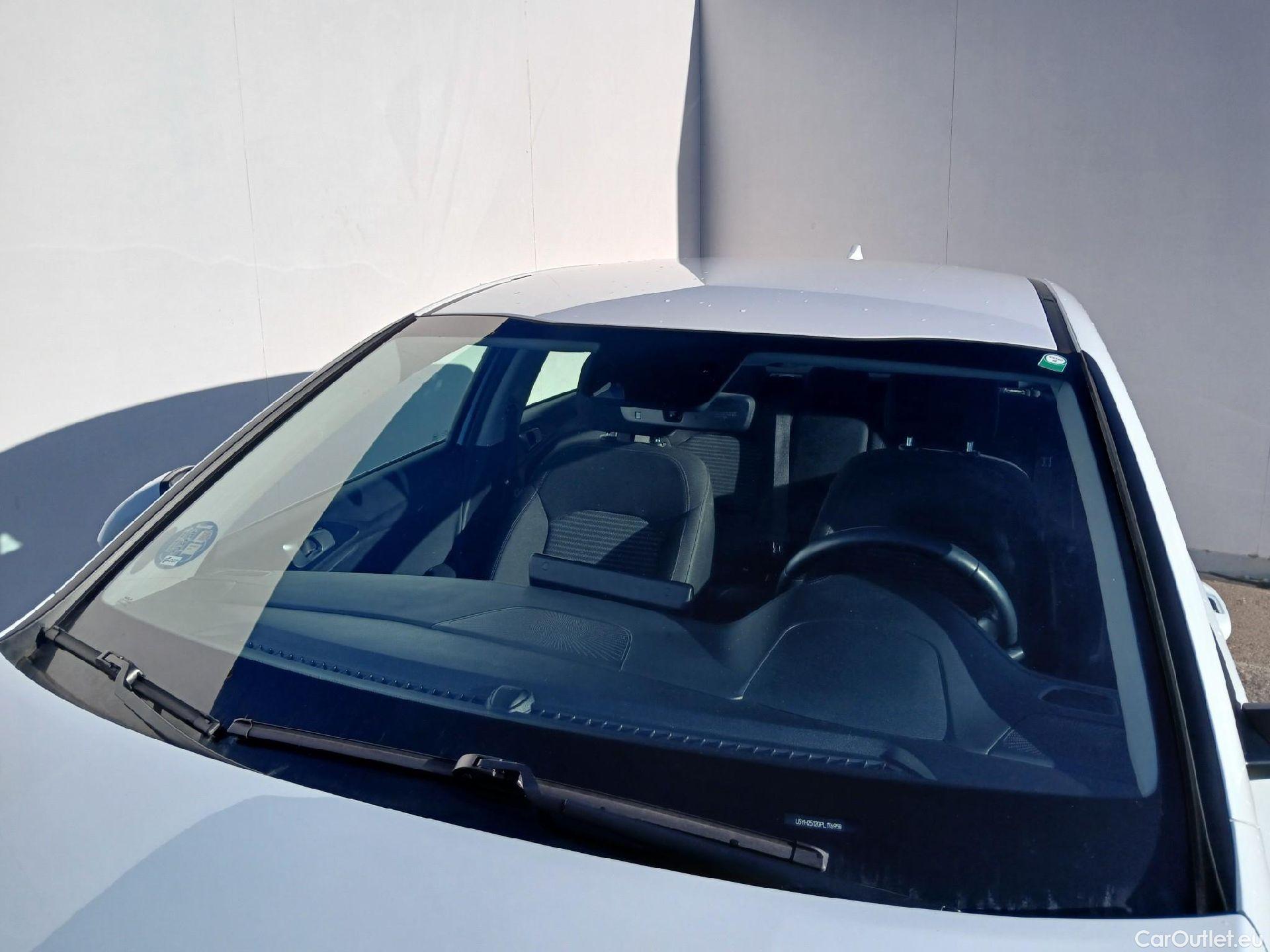  KIA  Cee'd KIA Ceed / 2021 / 5P / berlina con portón 1.0 MHEV 88kW (120CV) Drive DCT #4