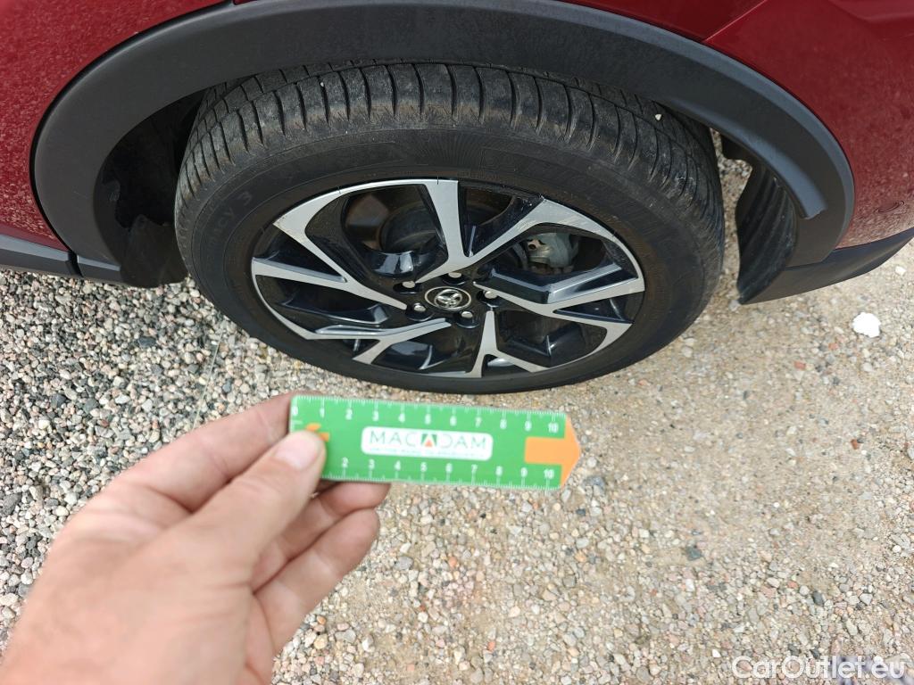  Toyota  C-HR TOYOTA  / 2016 / 5P / todoterreno 1.8 125H Advance #5