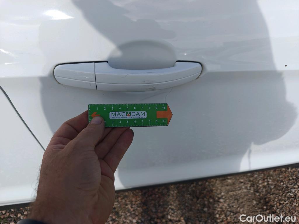  Ford  Kuga FORD  / 2016 / 5P / todoterreno 1.5 EcoBoost 88kW 4x2 Trend+ (CX) #40