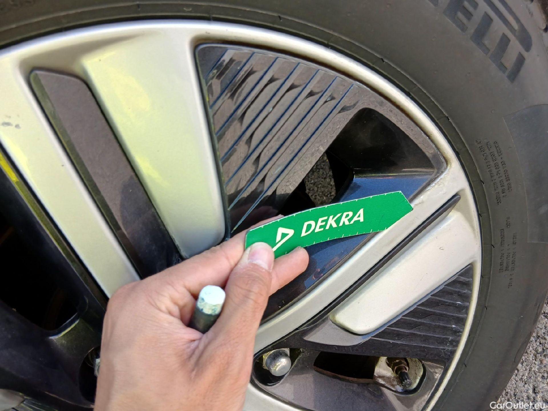  KIA  Niro KIA  1.6 GDi PHEV 104kW (141CV) Drive (AC) #18