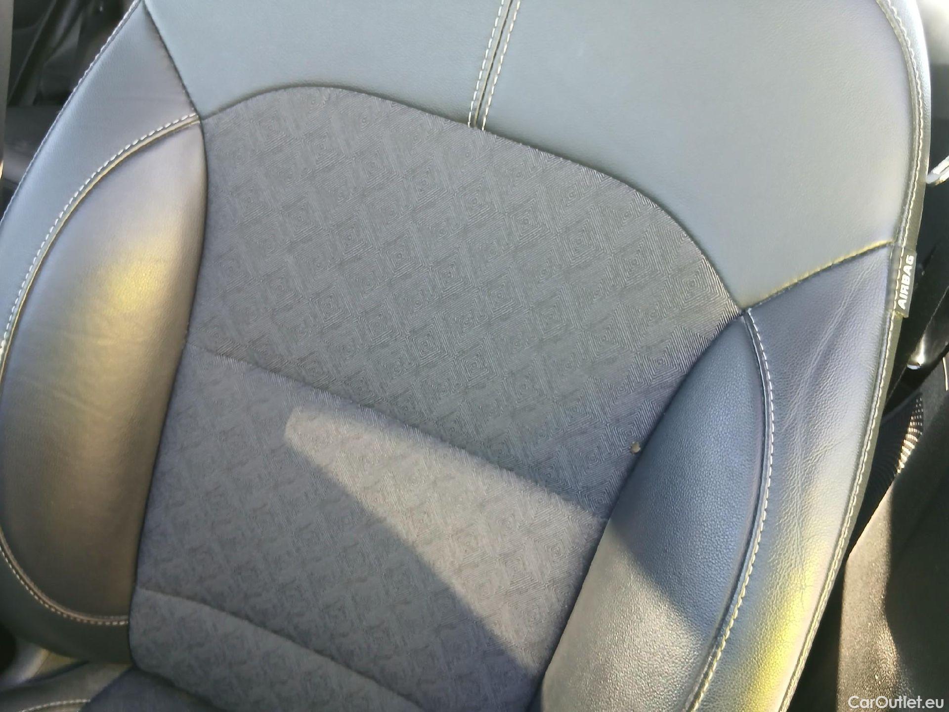  KIA  Niro KIA  1.6 GDi PHEV 104kW (141CV) Drive (AC) #24