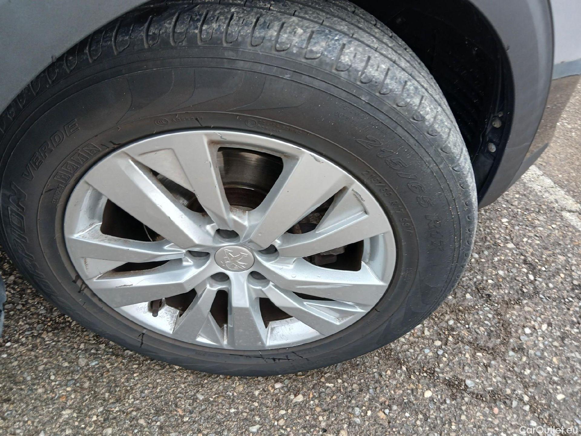  Peugeot  3008 PEUGEOT  / 2020 / 5P / todoterreno 1.5 BlueHDi 96kW (130CV) S&S Active Pack #48