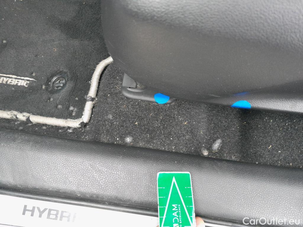  Toyota  RAV4 TOYOTA  / 2018 / 5P / todoterreno 2.5l 220H Advance 4WD #1