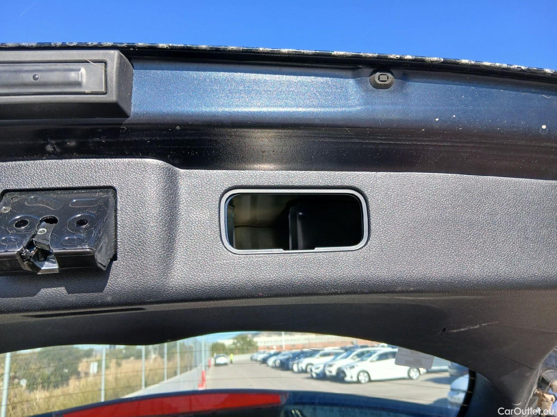  KIA  Niro KIA  1.6 GDi PHEV 104kW (141CV) Drive (AC) #39