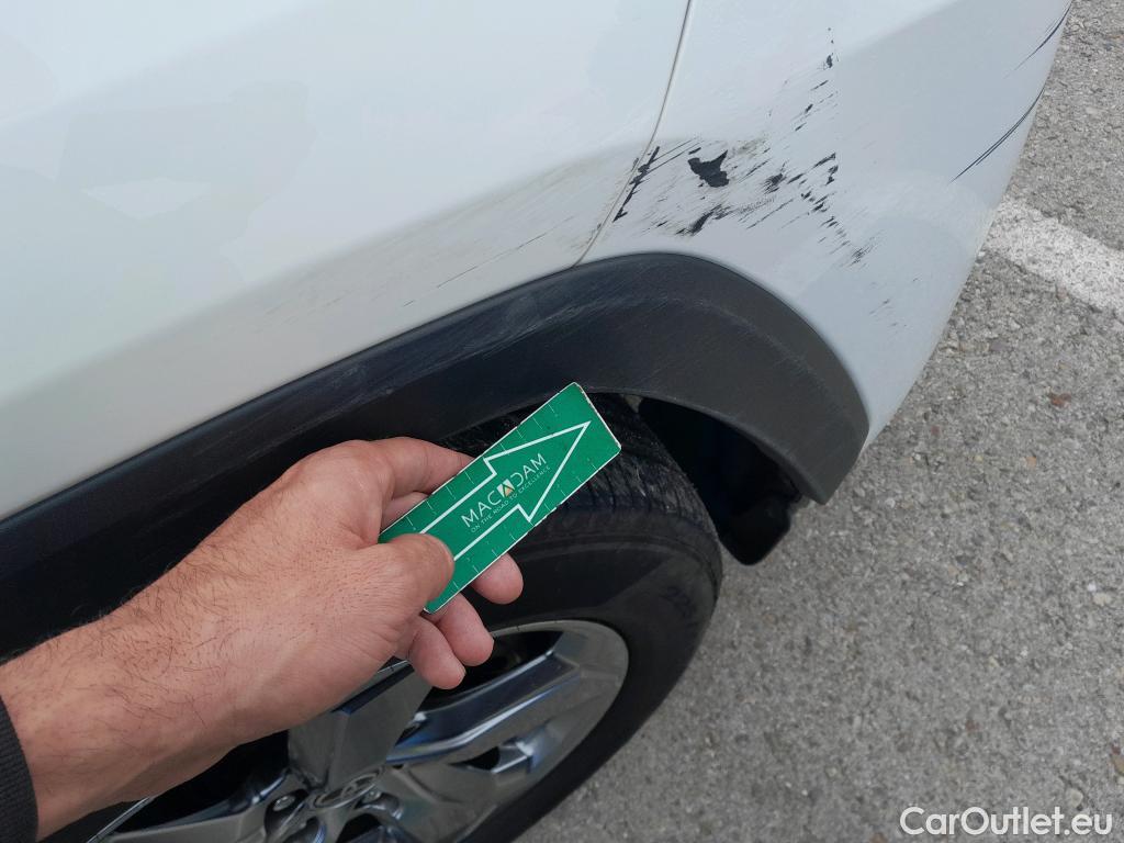  Toyota  RAV4 TOYOTA  / 2018 / 5P / todoterreno 2.5l 220H Advance 4WD #46