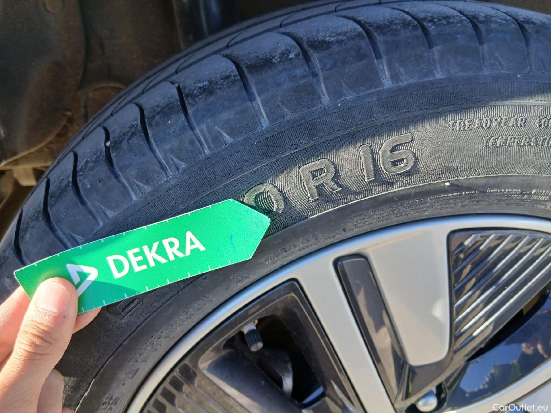  KIA  Niro KIA  1.6 GDi PHEV 104kW (141CV) Drive (AC) #55