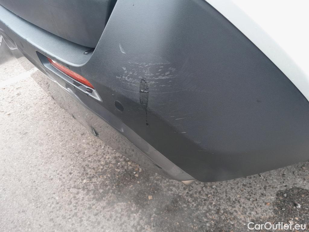  Toyota  RAV4 TOYOTA  / 2018 / 5P / todoterreno 2.5l 220H Advance 4WD #33