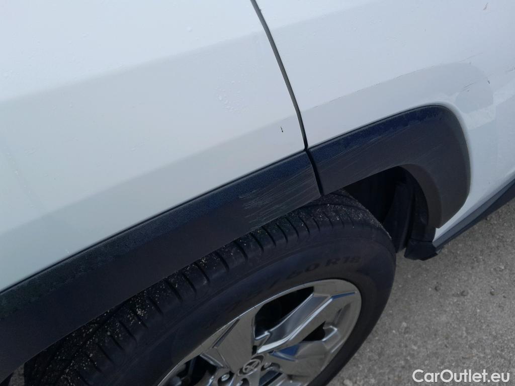  Toyota  RAV4 TOYOTA  / 2018 / 5P / todoterreno 2.5l 220H Advance 4WD #43