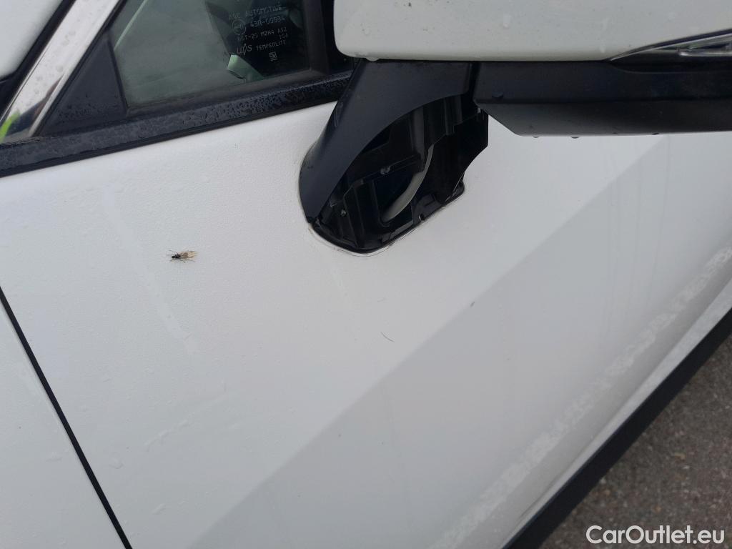  Toyota  RAV4 TOYOTA  / 2018 / 5P / todoterreno 2.5l 220H Advance 4WD #3