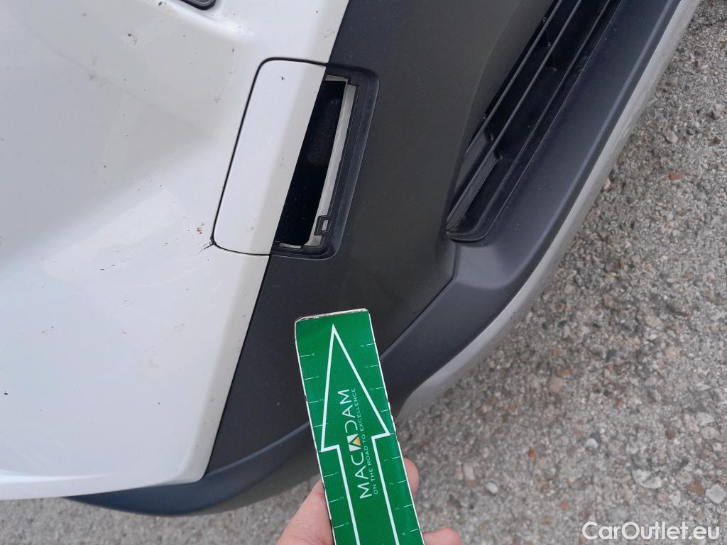  Toyota  RAV4 TOYOTA  / 2018 / 5P / todoterreno 2.5l 220H Advance 4WD #9