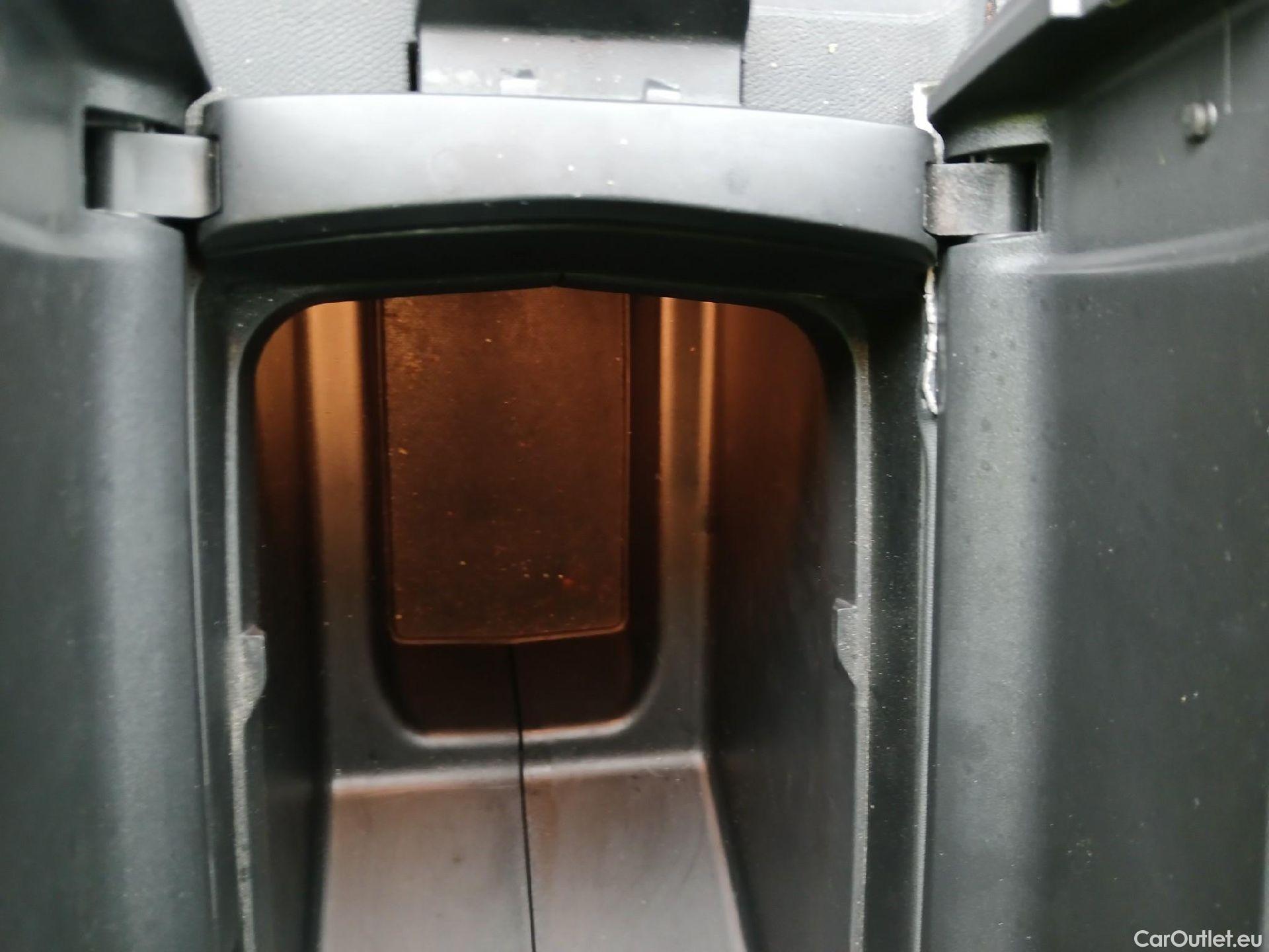  Peugeot  3008 PEUGEOT  / 2020 / 5P / todoterreno 1.5 BlueHDi 96kW (130CV) S&S Active Pack #4