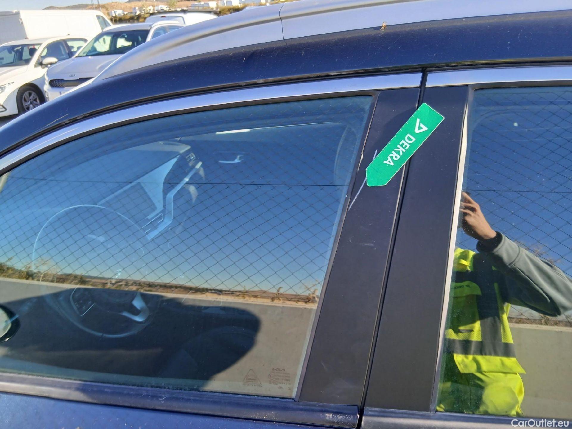  KIA  Niro KIA  1.6 GDi PHEV 104kW (141CV) Drive (AC) #21