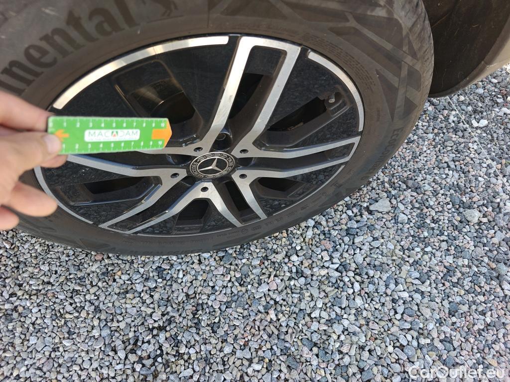  Mercedes  GLA MERCEDES-BENZ  / 2020 / 5P / todoterreno  200 D #2