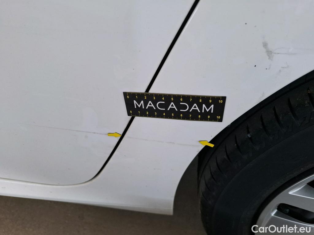  Peugeot  208  Premium 1.5 HDi 100CV BVM6 E6d #51