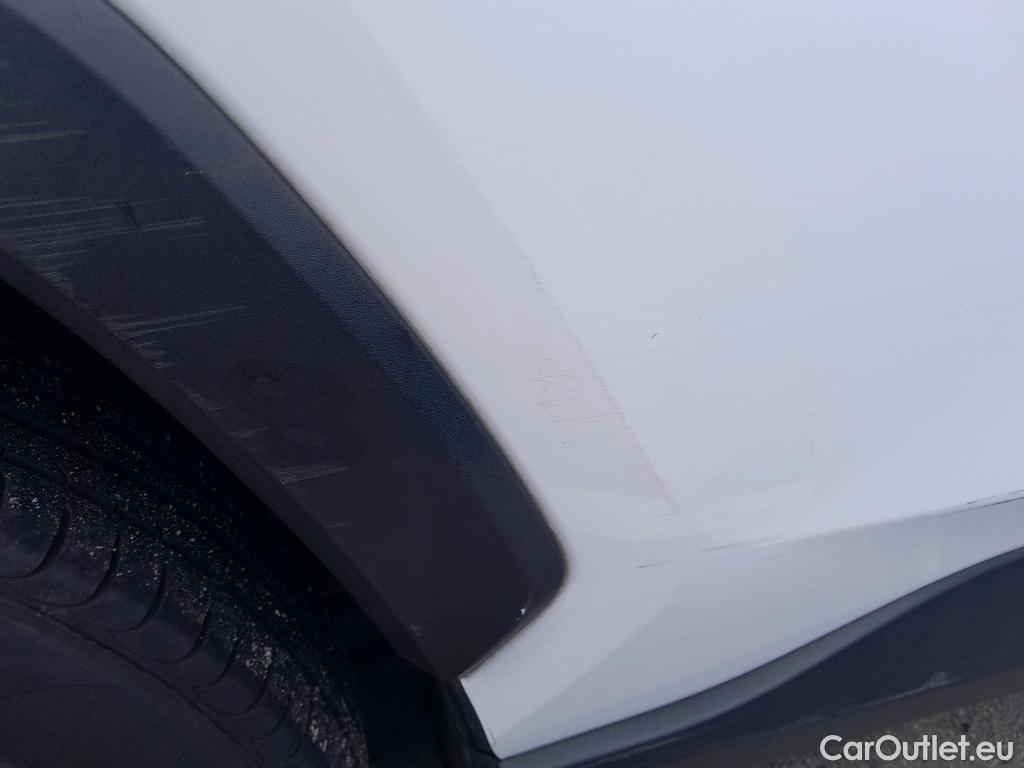  Toyota  RAV4 TOYOTA  / 2018 / 5P / todoterreno 2.5l 220H Advance 4WD #6