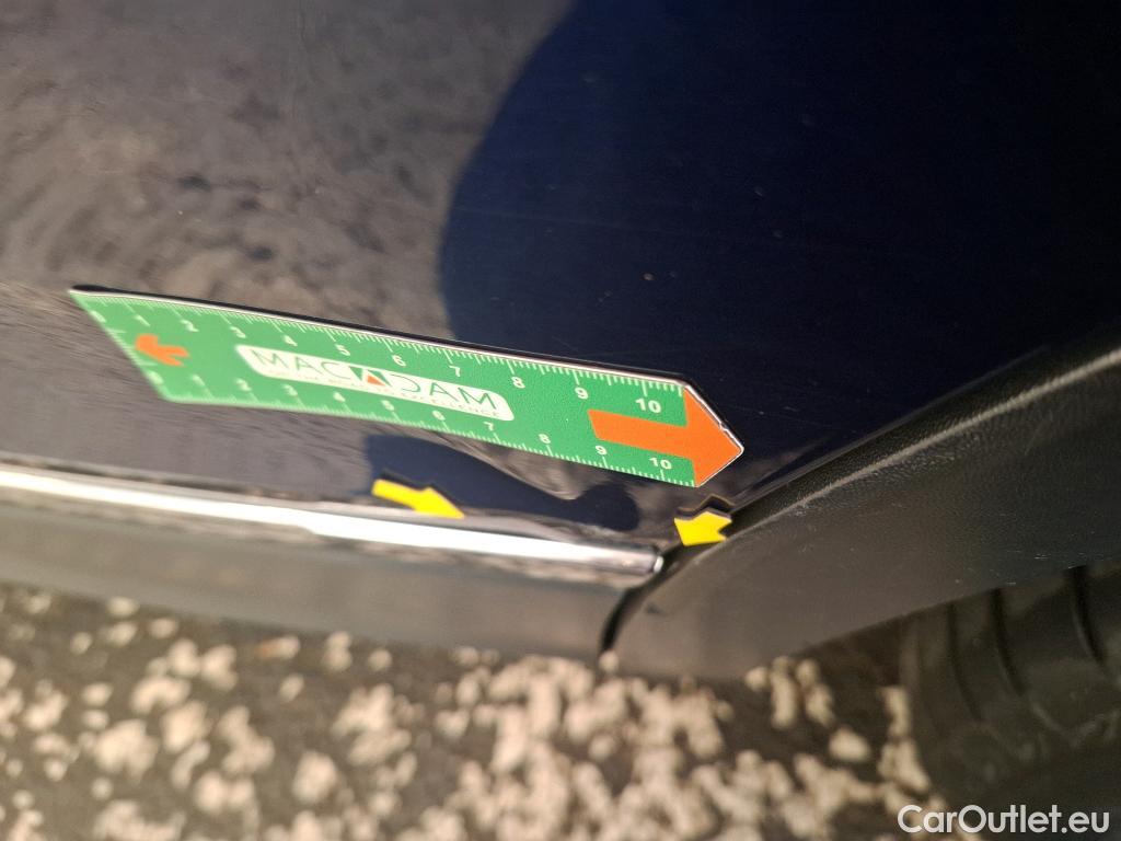  Volkswagen  Tiguan VOLKSWAGEN  / 2016 / 5P / SUV 1.5 TSI 150 EVO DSG7 Carat Exclusive #8