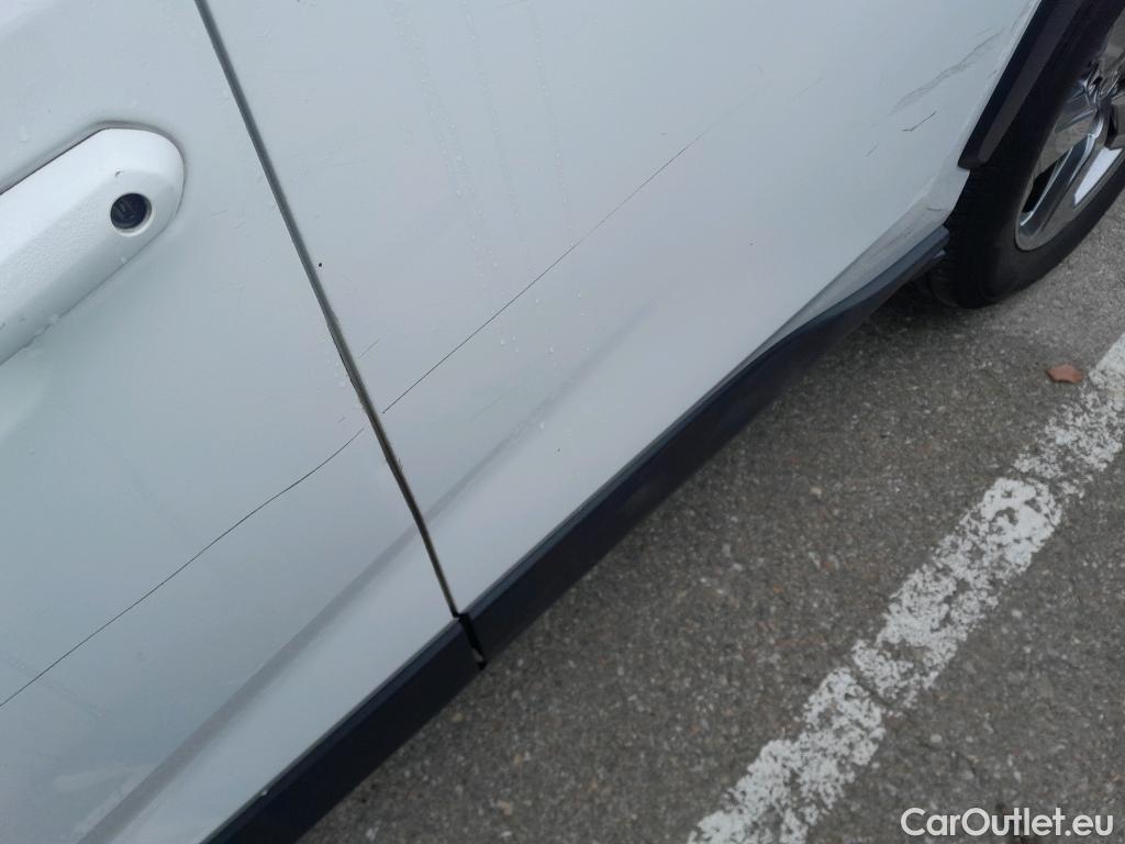  Toyota  RAV4 TOYOTA  / 2018 / 5P / todoterreno 2.5l 220H Advance 4WD #16