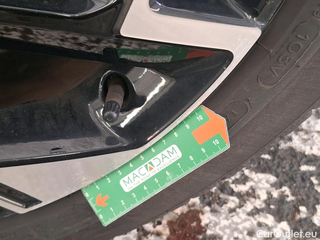  KIA  Sportage KIA  / 2021 / 5P / SUV 1.6 T-GDI 265 PHEV AUTO 4WD GT-L PREM BU #19