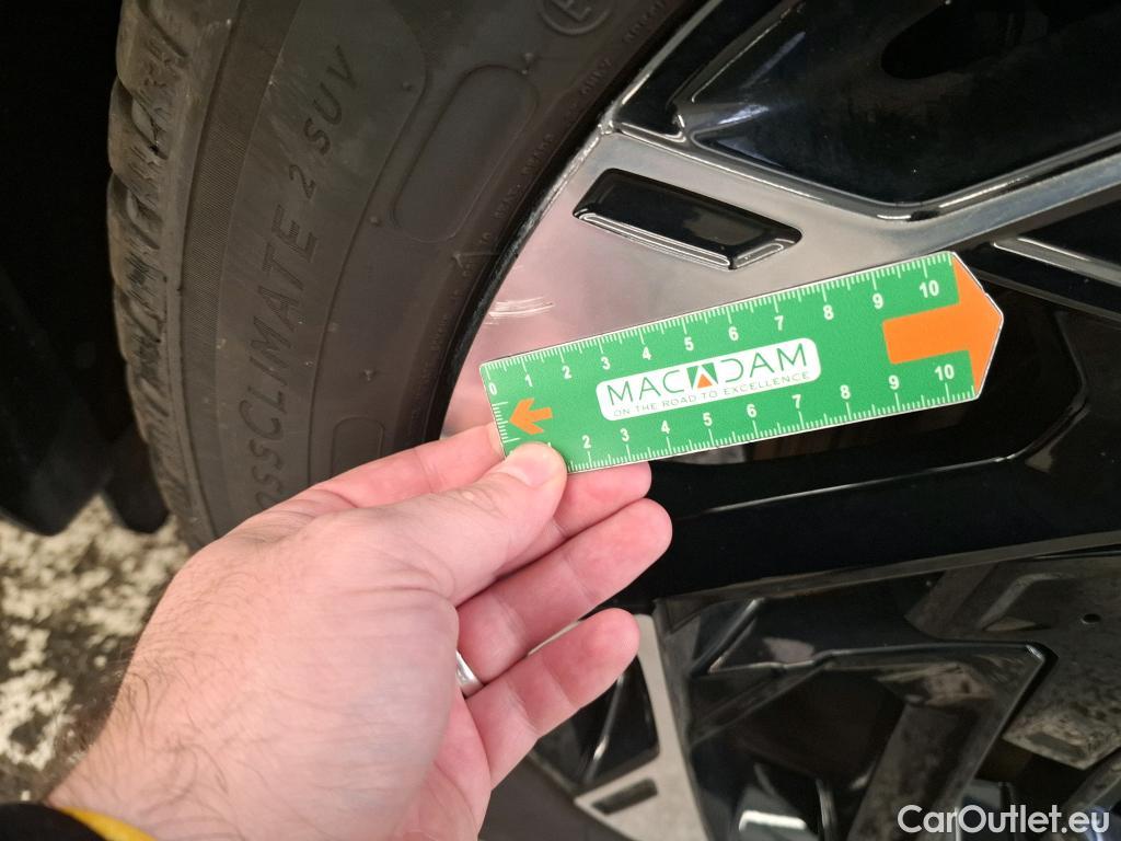  KIA  Sportage KIA  / 2021 / 5P / SUV 1.6 T-GDI 265 PHEV AUTO 4WD GT-L PREM BU #18