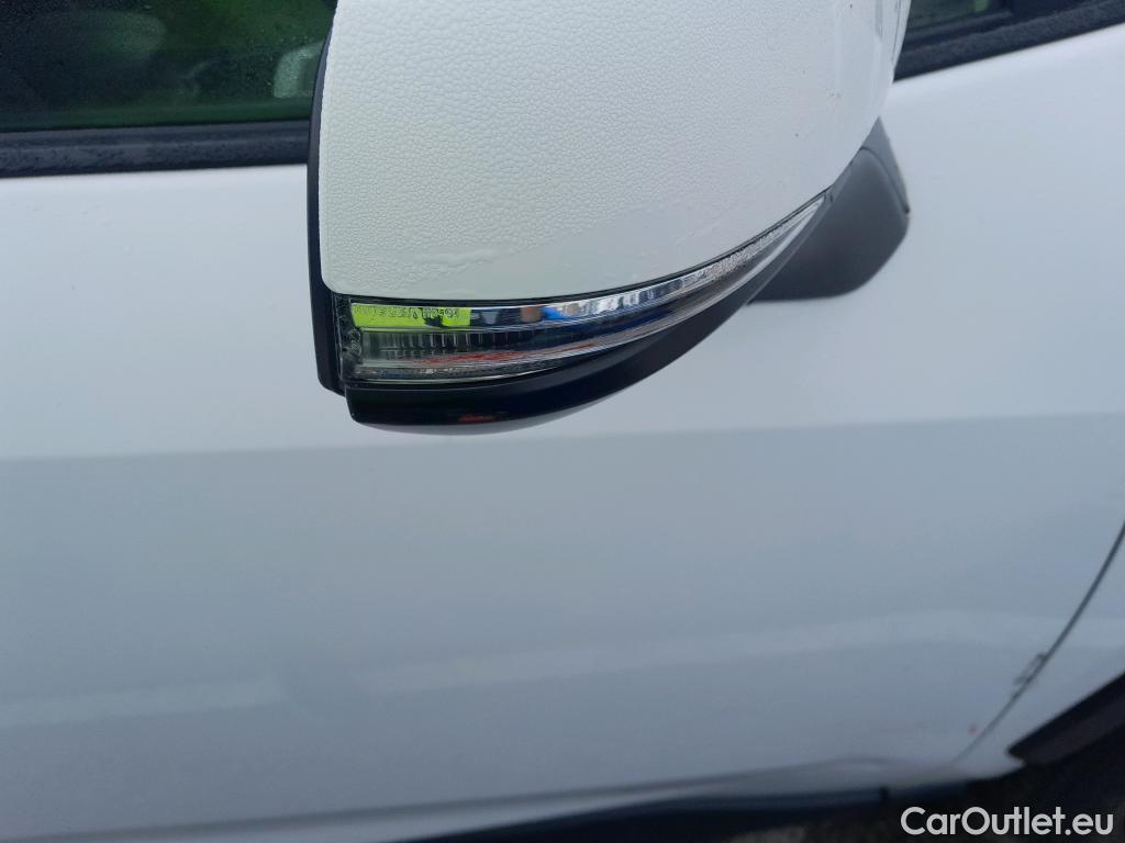  Toyota  RAV4 TOYOTA  / 2018 / 5P / todoterreno 2.5l 220H Advance 4WD #27