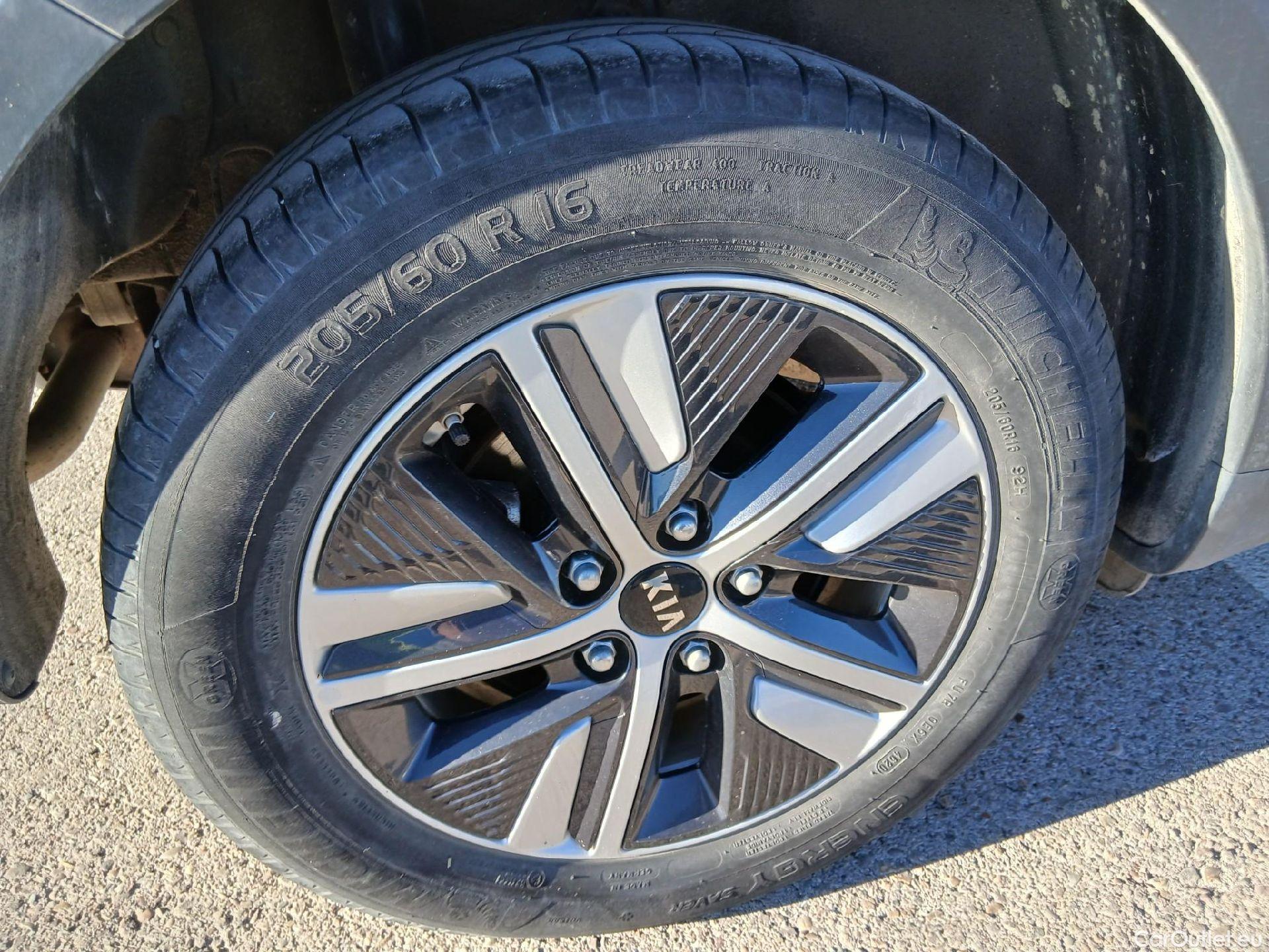  KIA  Niro KIA  1.6 GDi PHEV 104kW (141CV) Drive (AC) #56