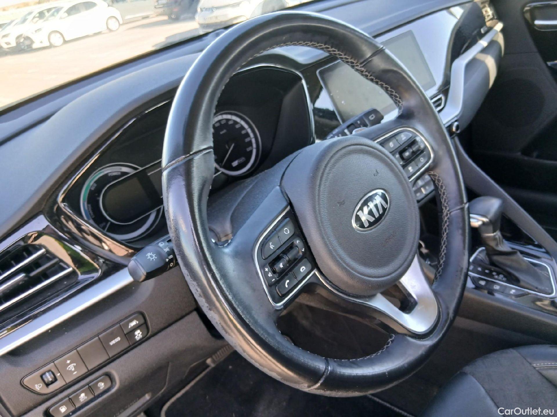  KIA  Niro KIA  1.6 GDi PHEV 104kW (141CV) Drive (AC) #25