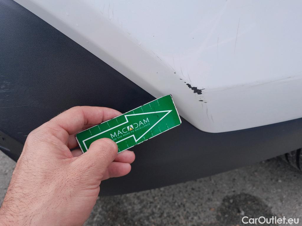  Toyota  RAV4 TOYOTA  / 2018 / 5P / todoterreno 2.5l 220H Advance 4WD #40