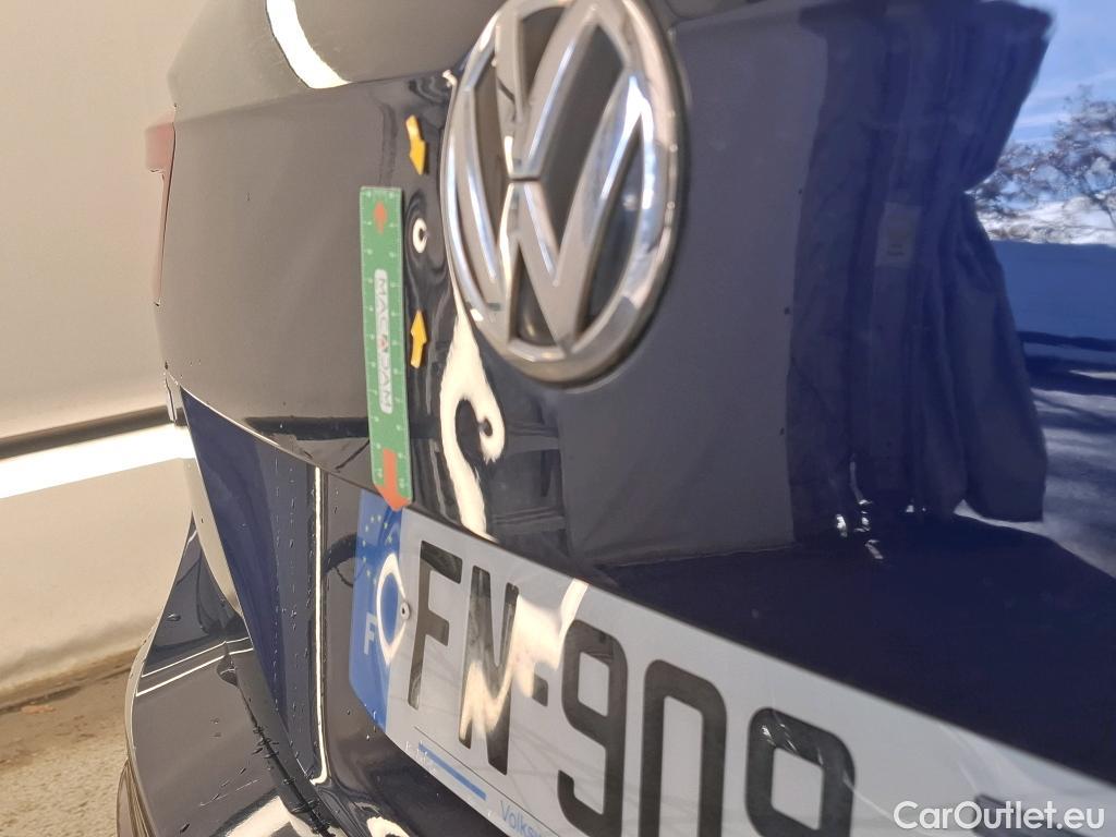  Volkswagen  Tiguan VOLKSWAGEN  / 2016 / 5P / SUV 1.5 TSI 150 EVO DSG7 Carat Exclusive #13