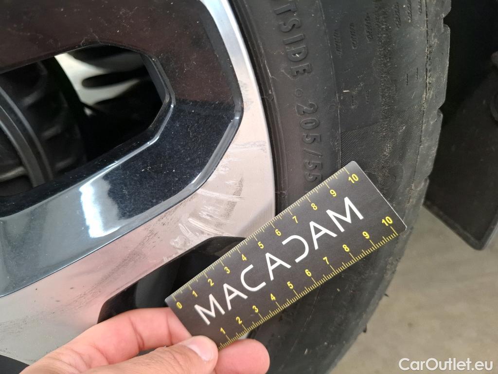  Renault  Captur  Intens 1.5 dCi 90CV BVA6 E6 #30