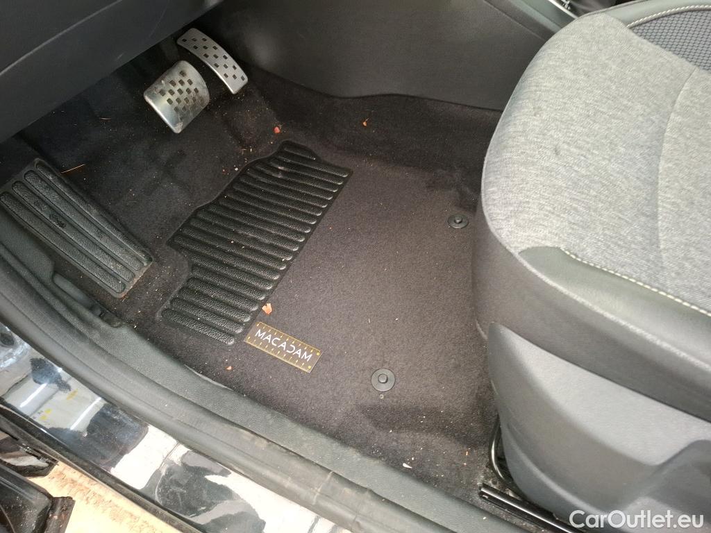  Renault  Captur  Intens 1.5 dCi 90CV BVA6 E6 #36