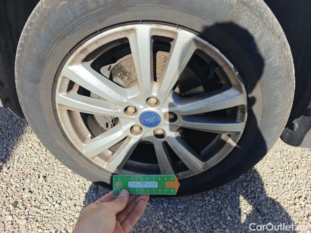  Ford  Kuga FORD  / 2016 / 5P / todoterreno 1.5 EcoBoost 88kW 4x2 Trend+ (CX) #54