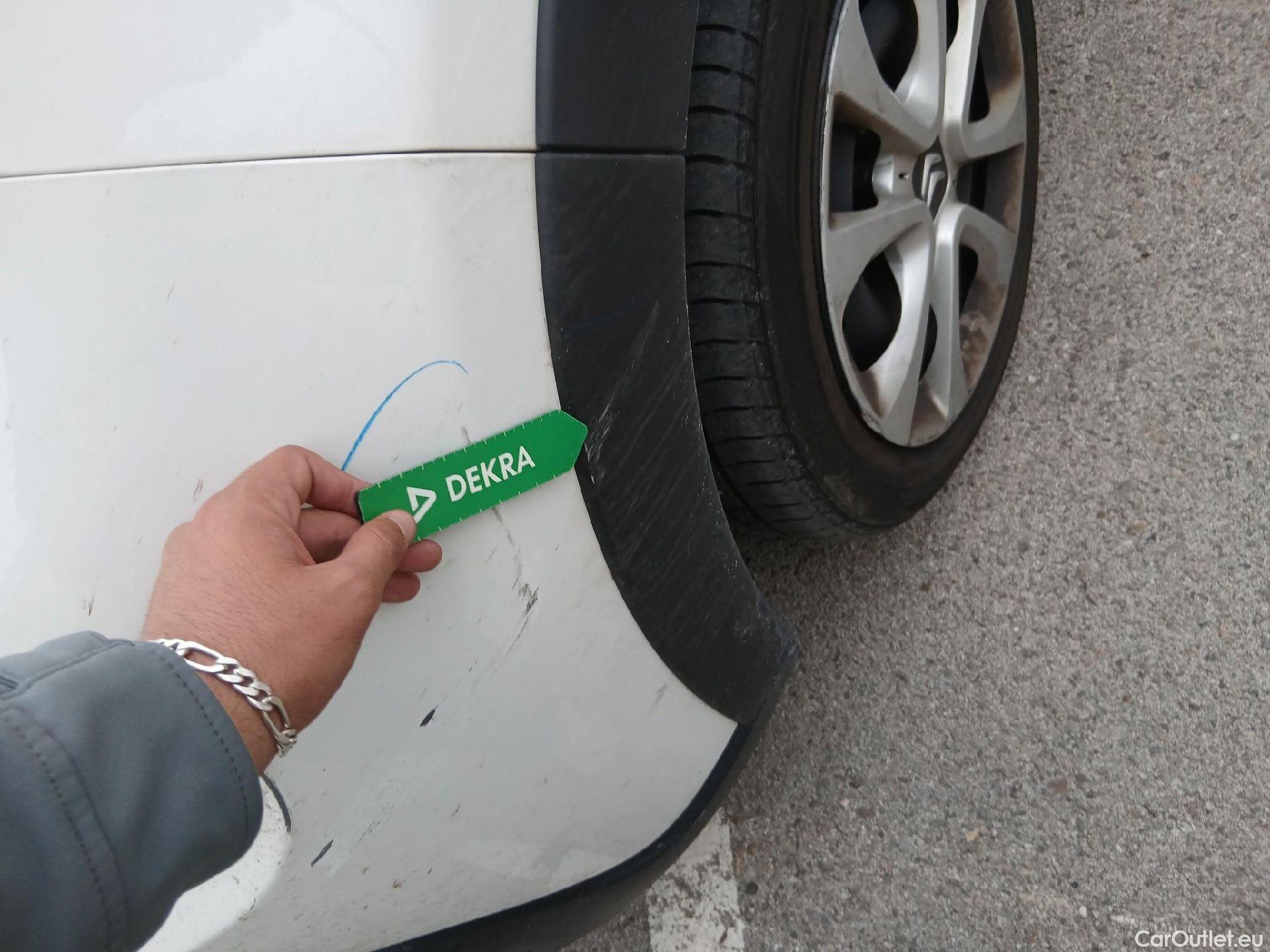  Citroen  C3 CITROEN  / 2016 / 5P / berlina con portón BlueHDi 73KW (100CV) S&S FEEL #7