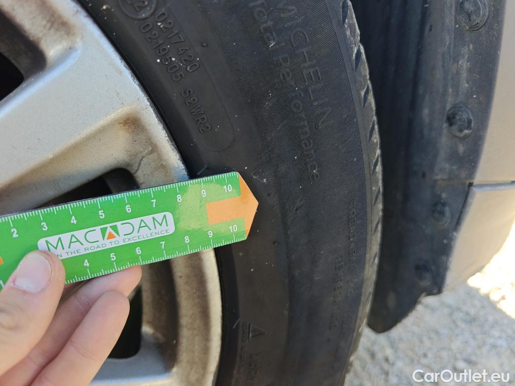  Ford  Kuga FORD  / 2016 / 5P / todoterreno 1.5 EcoBoost 88kW 4x2 Trend+ (CX) #8