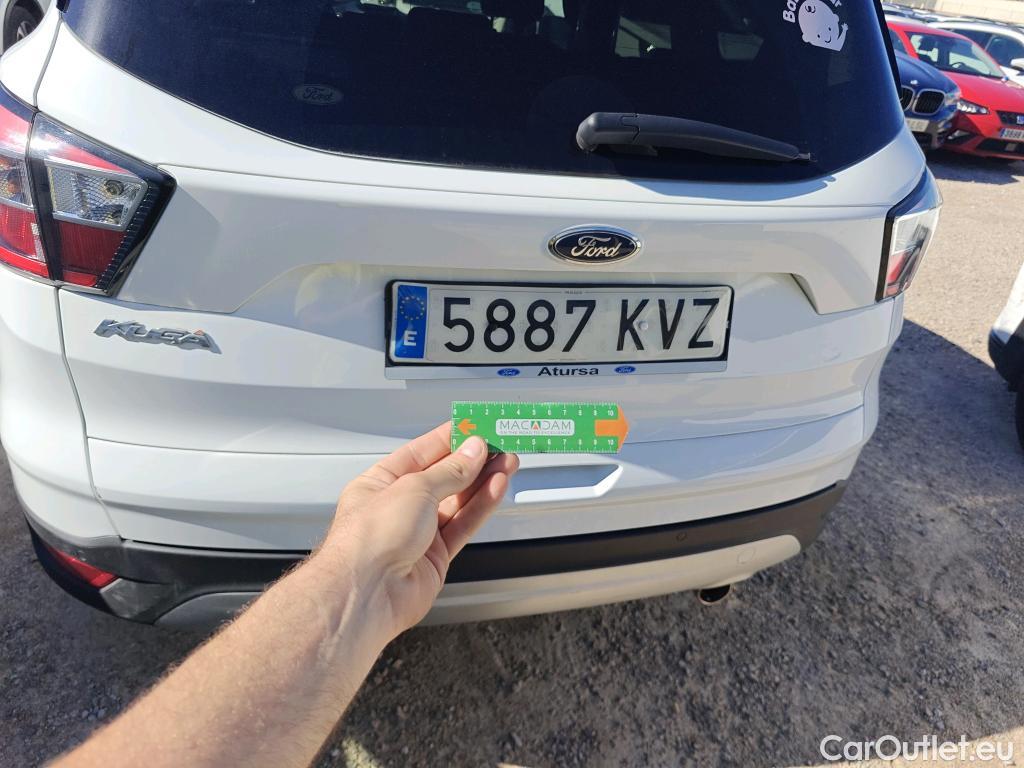  Ford  Kuga FORD  / 2016 / 5P / todoterreno 1.5 EcoBoost 88kW 4x2 Trend+ (CX) #3