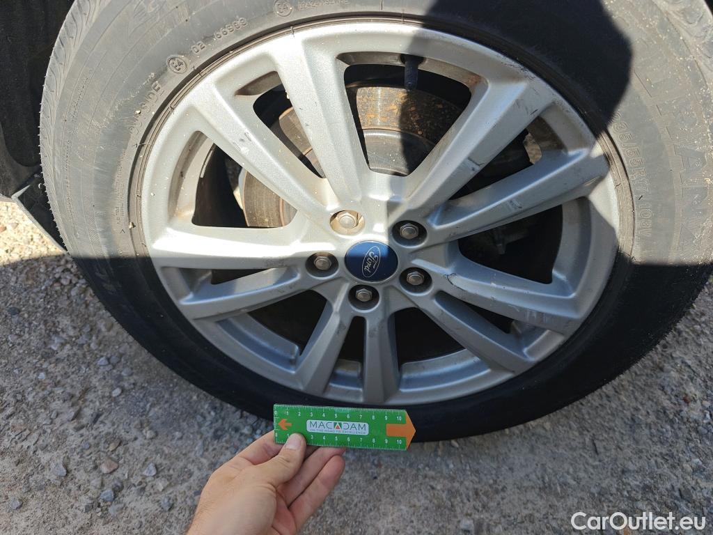  Ford  Kuga FORD  / 2016 / 5P / todoterreno 1.5 EcoBoost 88kW 4x2 Trend+ (CX) #21