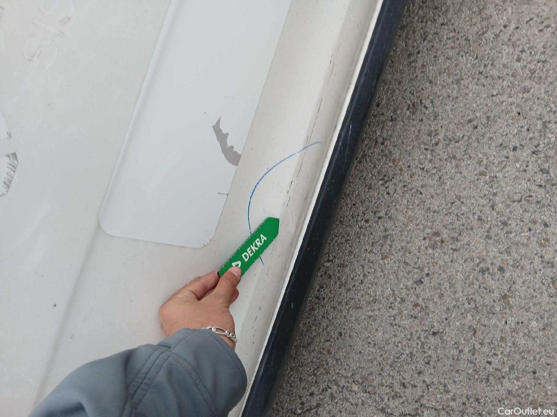  Citroen  C3 CITROEN  / 2016 / 5P / berlina con portón BlueHDi 73KW (100CV) S&S FEEL #24