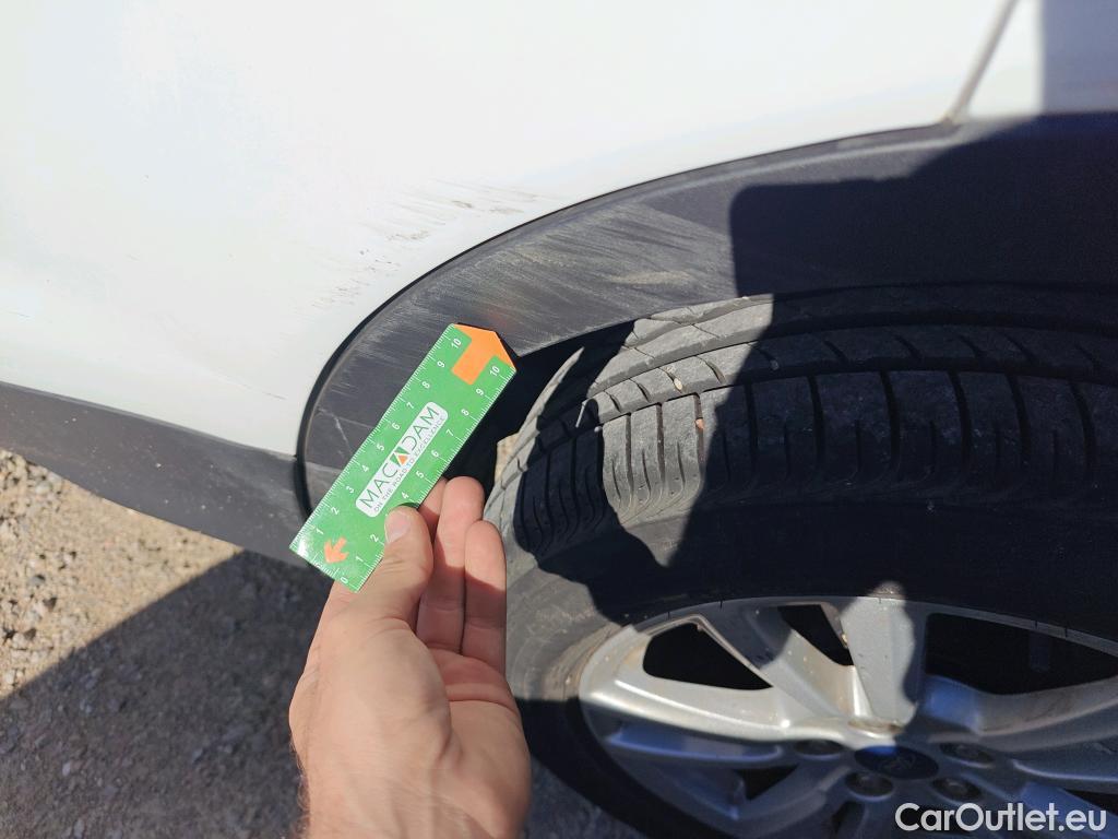  Ford  Kuga FORD  / 2016 / 5P / todoterreno 1.5 EcoBoost 88kW 4x2 Trend+ (CX) #51