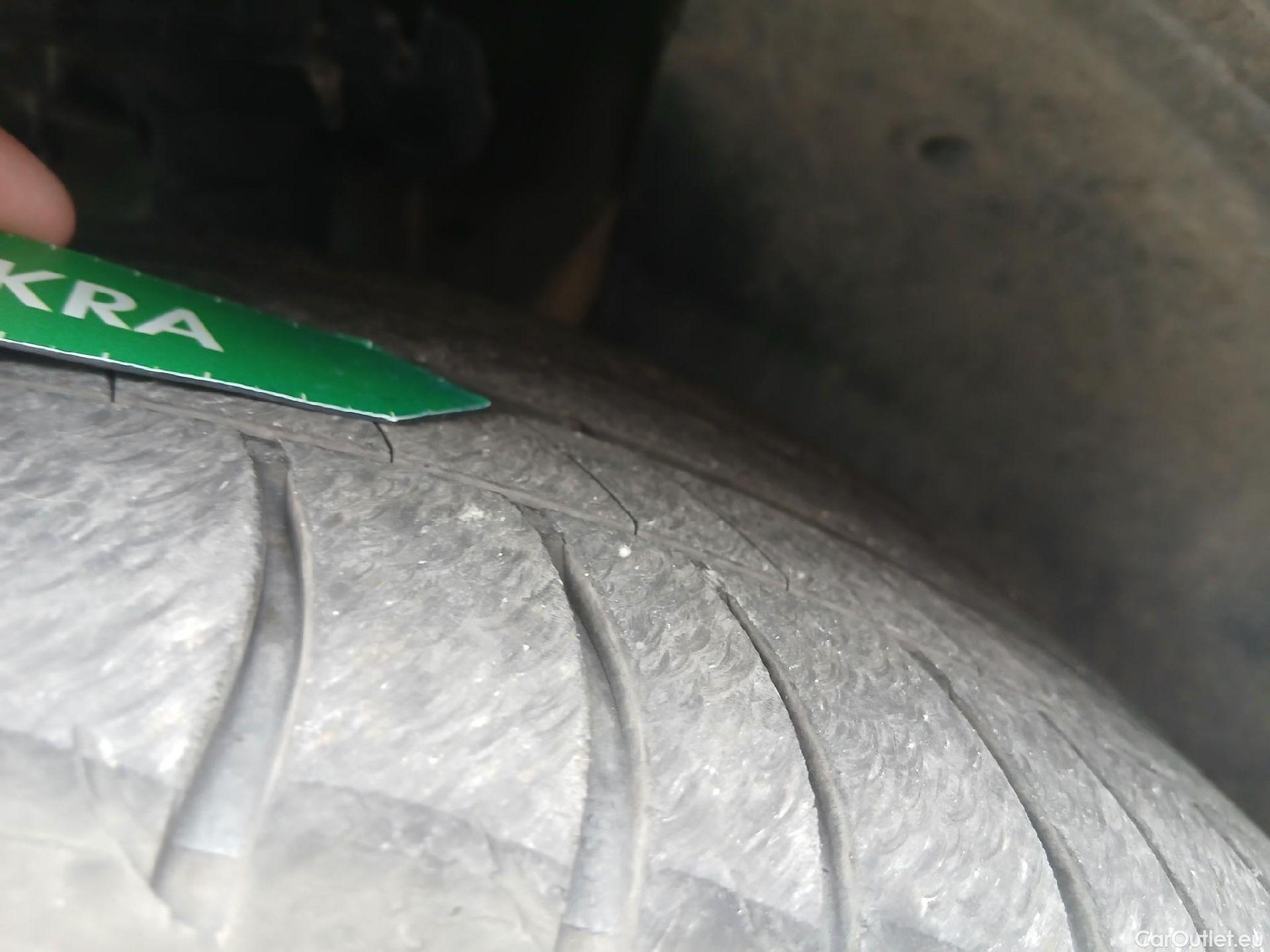  Hyundai  Tucson HYUNDAI  / 2020 / 5P / todoterreno 1.6 CRDI 100kW (136CV) 48V Tecno DCT 2C #4