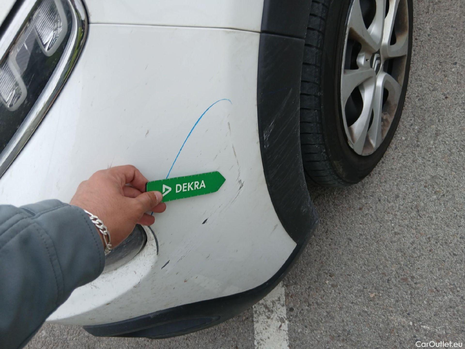  Citroen  C3 CITROEN  / 2016 / 5P / berlina con portón BlueHDi 73KW (100CV) S&S FEEL #3