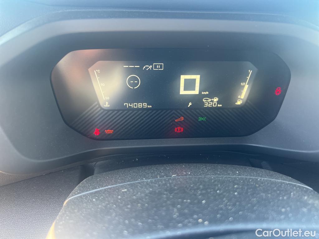  Citroen  C4 CITROEN  / 2020 / 5P / berlina con portón BlueHdi 110 S&S Live Pack #18