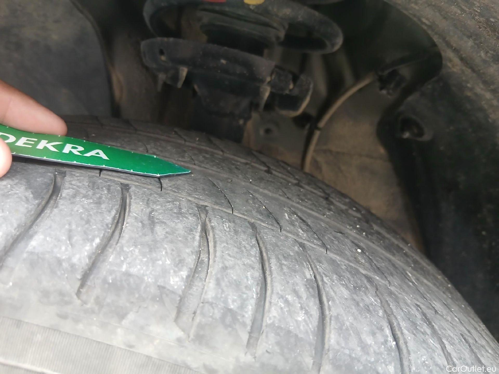  Hyundai  Tucson HYUNDAI  / 2020 / 5P / todoterreno 1.6 CRDI 100kW (136CV) 48V Tecno DCT 2C #3