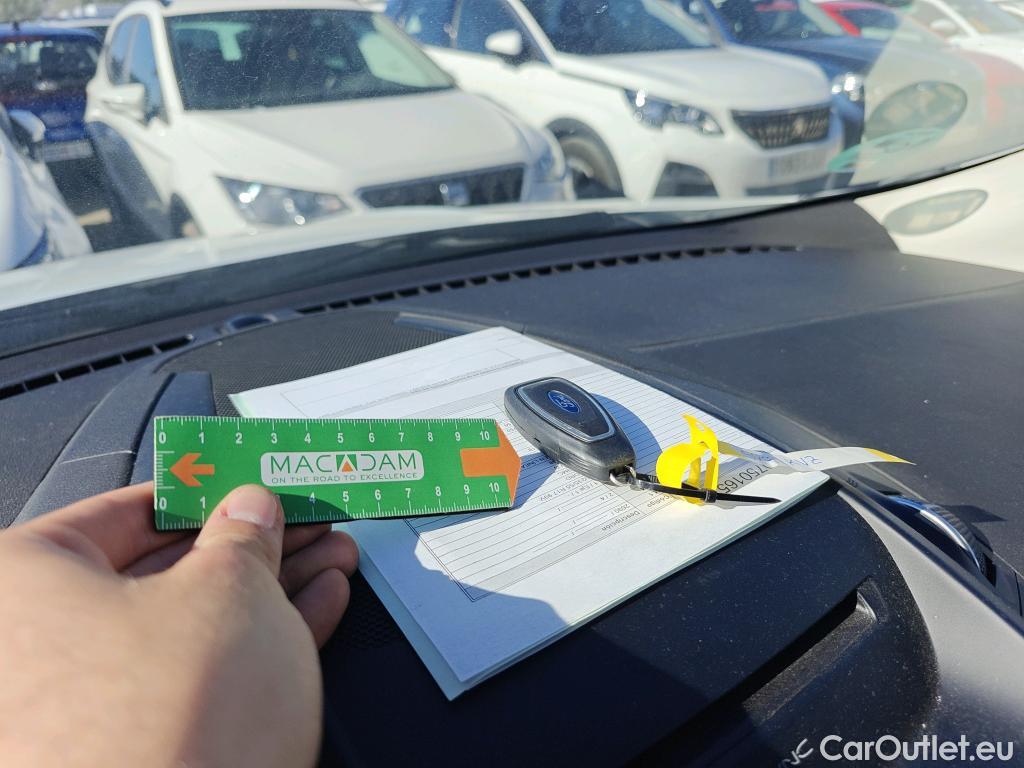  Ford  Kuga FORD  / 2016 / 5P / todoterreno 1.5 EcoBoost 88kW 4x2 Trend+ (CX) #2