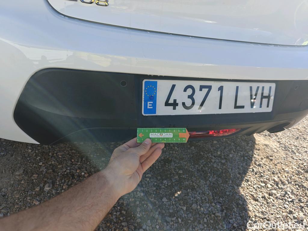  Peugeot  208 PEUGEOT  / 2019 / 5P / berlina con portón PureTech 73kW (100CV) Active Pack #19