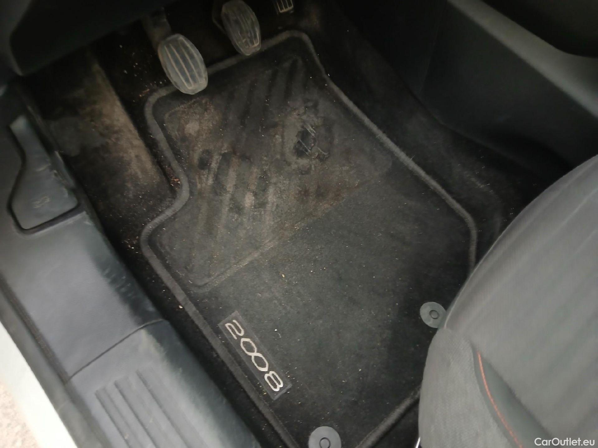  Peugeot  2008 PEUGEOT  / 2019 / 5P / todoterreno Active Puretech 100 S&S BVM6 #5