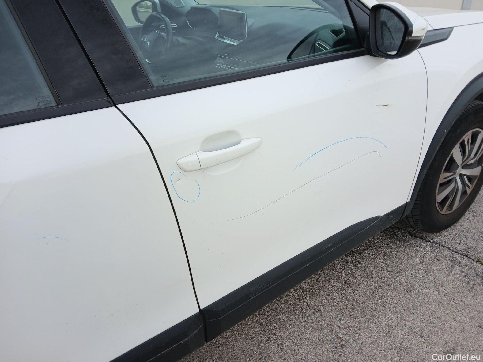  Peugeot  2008 PEUGEOT  / 2019 / 5P / todoterreno Active Puretech 100 S&S BVM6 #45