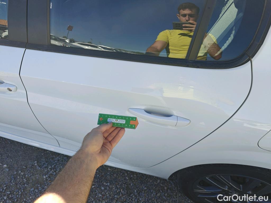  Peugeot  208 PEUGEOT  / 2019 / 5P / berlina con portón PureTech 73kW (100CV) Active Pack #16