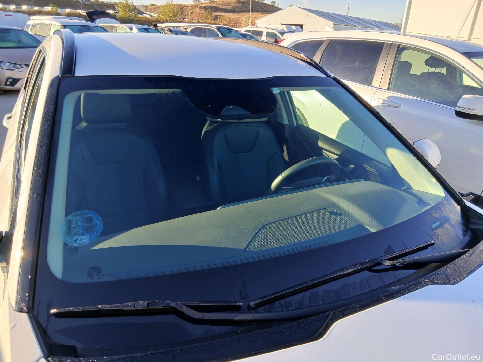  KIA  Niro KIA  / 2022 / 5P / crossover 1.6 GDi HEV 104kW (141CV) Drive #3