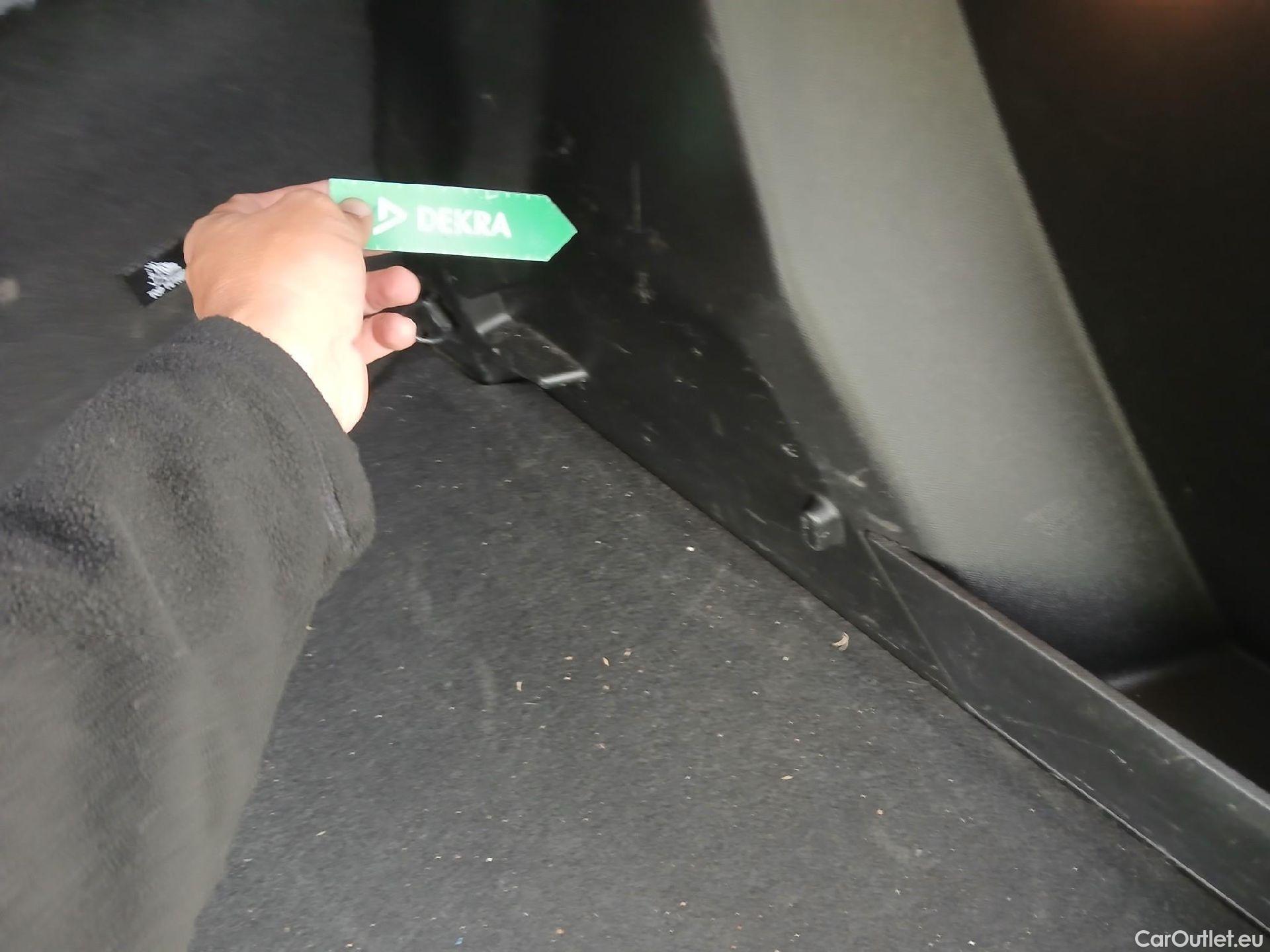  Peugeot  2008 PEUGEOT  / 2019 / 5P / todoterreno Active Puretech 100 S&S BVM6 #12