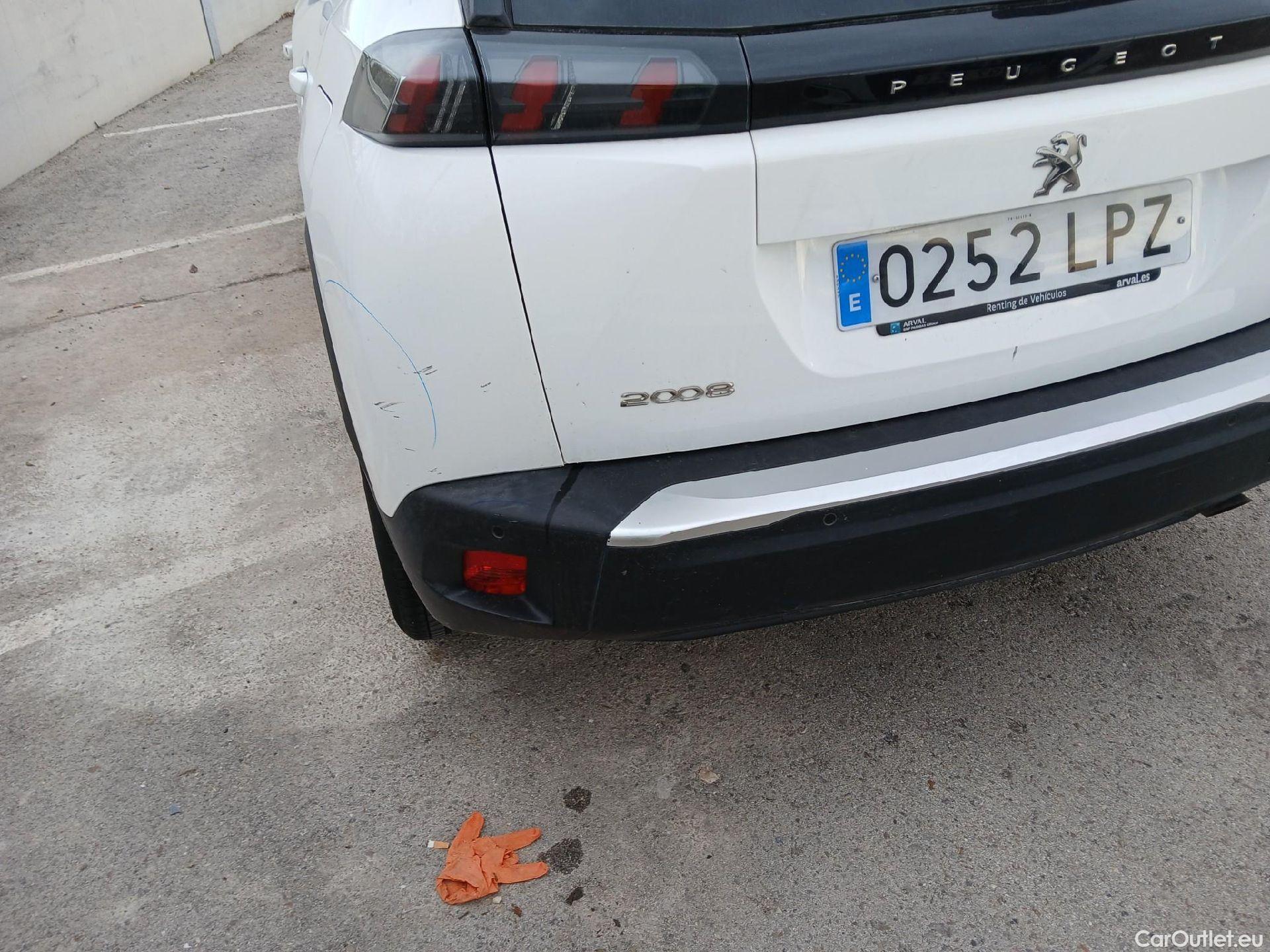  Peugeot  2008 PEUGEOT  / 2019 / 5P / todoterreno Active Puretech 100 S&S BVM6 #34