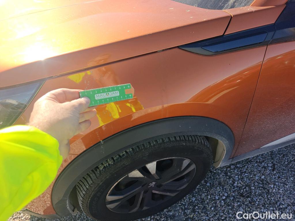  Peugeot  2008 PEUGEOT  / 2019 / 5P / todoterreno Allure Pack Puretech 100 S&S BVM6 #18